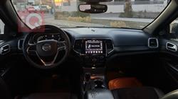 جیپ گراند شیرۆکی